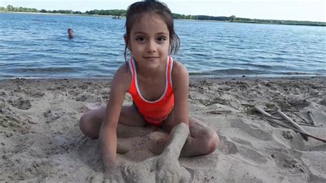 Ура Лето жара Открыт пляжный сезон Дети купаются в речке Youtube