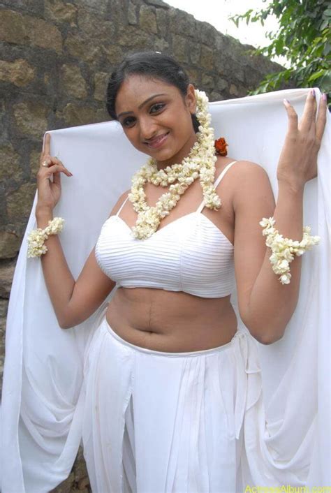 Tamil Actress Waheeda Hot Cleavage Show Photo Shoot Gallery Actress Album