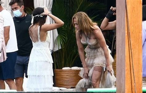jennifer lopez sexy on the set of shotgun wedding in the dominican