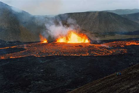 fagradalsfjall volcano  hikes viewpoints map