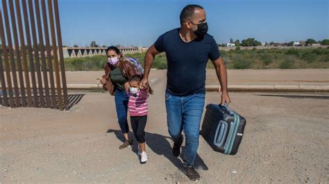 immigration is us mexico border seeing a surge in migrants bbc news