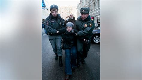 police detain 20 at moscow rally against controversial anti gay