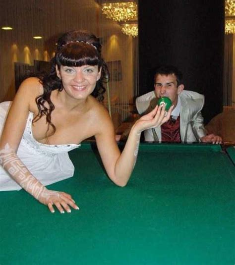 these russian wedding photos are so bad that will make you
