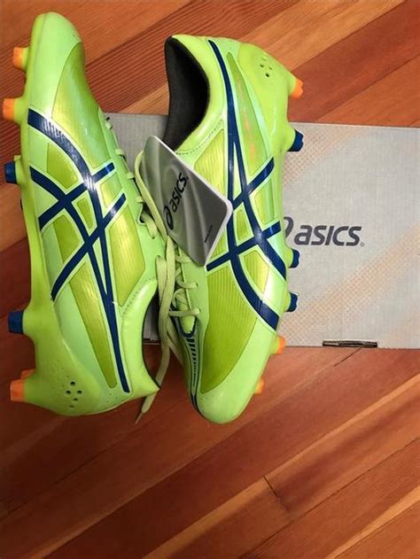 box asics soccerrugby cleats   size  saanich victoria mobile