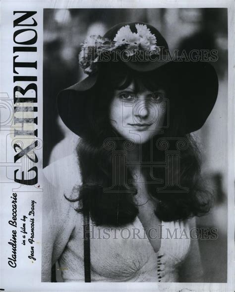 1976 Press Photo Actress Claudine Beccarie In Exhibition Rsl84249