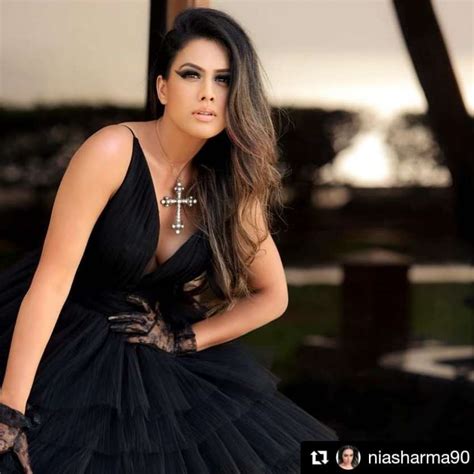 Nia Sharma The Second Sexiest Asian Women Of 2017 Is Back To Black