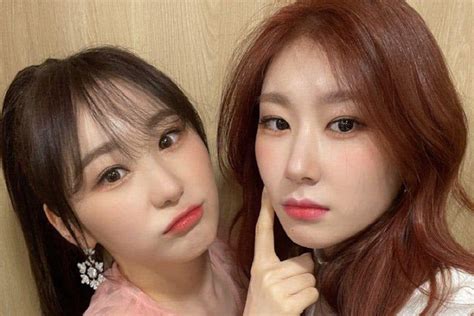 Iz One’s Lee Chae Yeon And Itzy’s Chaeryeong Talk About