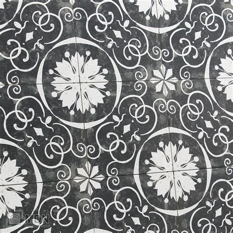 portugese vintage tegels  mm zwart wit bloem motief megadump