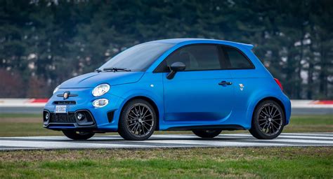 fiats refreshed abarth  range brings  options   scorpion mode carscoops