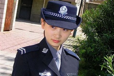 10 most attractive women police forces