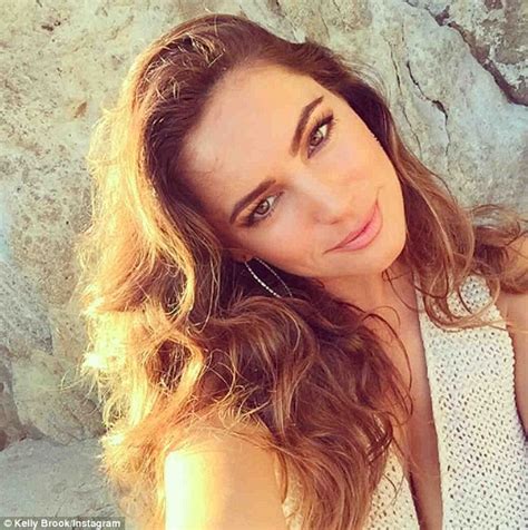 kelly brook tries out martial arts as her weight loss mission continues in la daily mail online