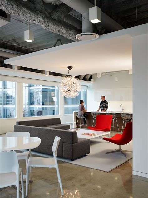 pivot designs elegant chicago office officelovin