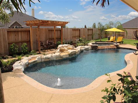 natural  form swimming pools design  custom outdoors backyard pool landscaping
