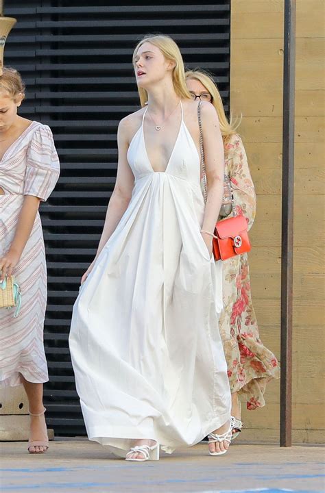 elle fanning paparazzi cleavage outdoors photos thefappening cc