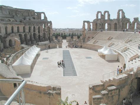 el djem tunisia amphitheatre visited  tourists  world  details