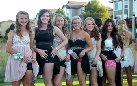 Image By Makenna Jennings On Homecoming Prom Pictures Prom Dresses