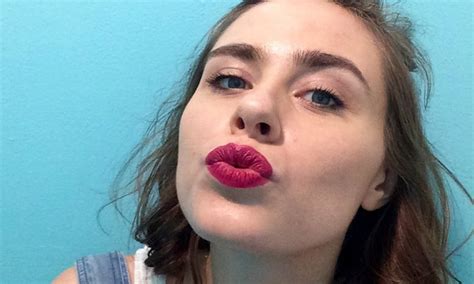 7 ways to stop licking your lips to avoid a cracked and dehydrated pout