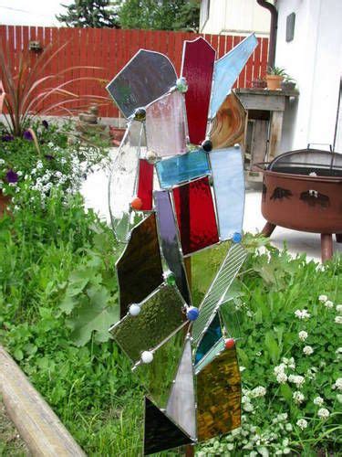 Gives Me An Idea Stained Glass Garden Art Great Way To Use Up Your