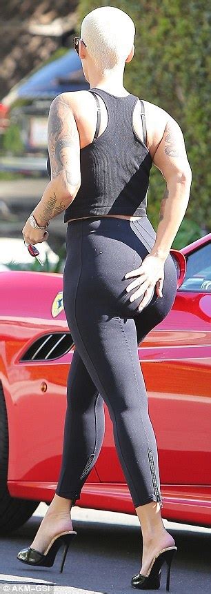 Welcome To Zcheche S Blog Check Out Amber Rose In Yoga