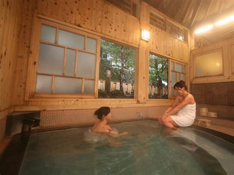 onsen japanese hot springs cultural features famous cultural features