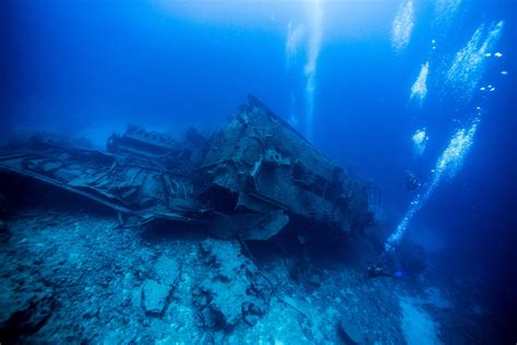 shipwreck diving rocks deeperbluecom