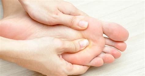 8 Natural Remedies To Heal Every Day Foot Pain Fast