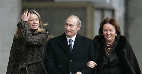 meet  putins   russian leaders mysterious family