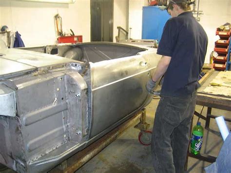 mg mgb bodyshells being assembled by british motor heritage