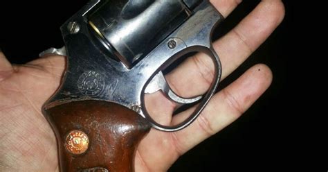 g1 adolescente é detido com revólver calibre 38 em angra dos reis rj notícias em sul do rio