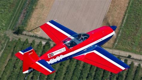 aerobatic aircraft  school  flying