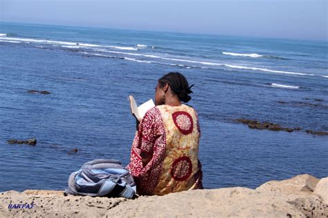 Img 0413 Lectura Con Brisa De Mar Asilah Marruecos Barpat Flickr