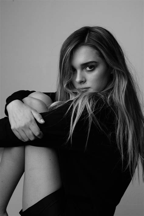 640x960 Charlotte Lawrence Monochrome Iphone 4 Iphone 4s Hd 4k