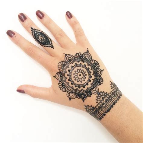 artiste henne  mehndi  marseille modeles de henne henna henna