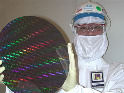 intel  demonstrate nm chips nm wafers  september kitguru