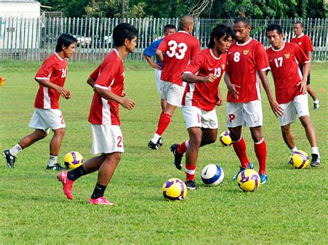 Sepakbola ~ Kumpulan Artikel Olahraga