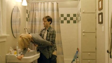 Elizabeth Banks Nude Butt And Sex In The Bathroom From The Details
