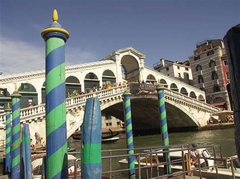 rialto bridge  venice italy stock photo freeimagescom