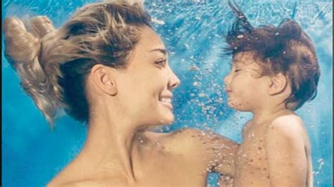 Lisa Haydons Underwater Pic With Son Zack Will Wash Away All Your