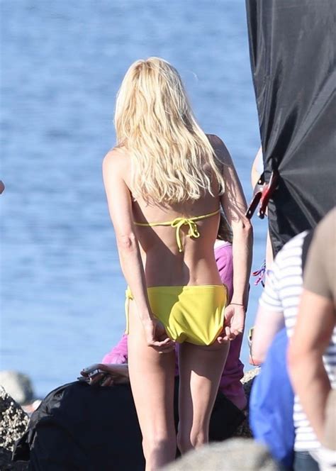 anna faris shooting her hot bikini scene thefappening