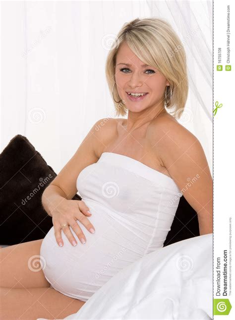 sexy pregnant german milf pics
