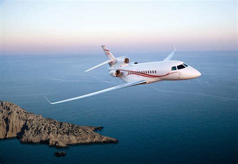 falcon    business aircraft   world   equipped