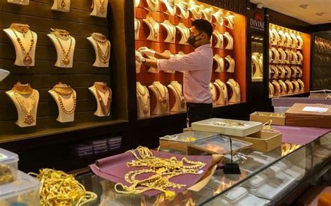 gold rate remains    carat  carat  india  sunday