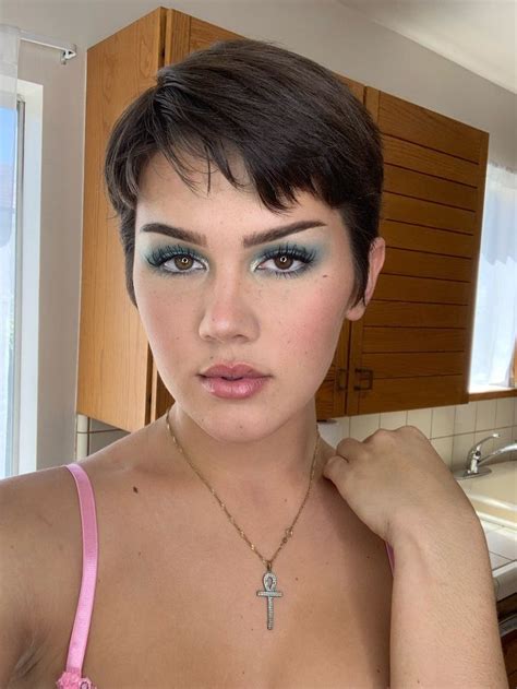 cute transsexual girl daisy taylor blue makeup perfect lips hair
