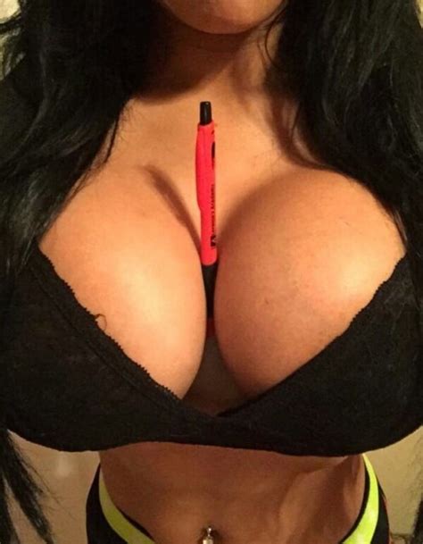 busty amateur cleavage with black bra procrastibator