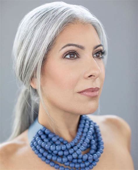 Pin By Whatever On Stuff I Like In 2020 Gorgeous Gray Hair Grey Hair