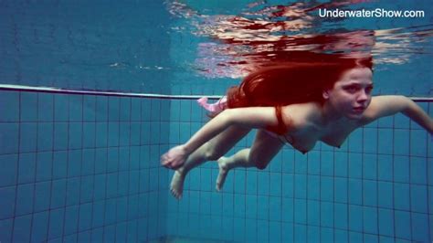 Redhead Simonna Showing Her Body Underwater Thumbzilla