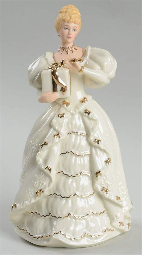 Christmas T No Box Classic Ivory Christmas Figurines By Lenox
