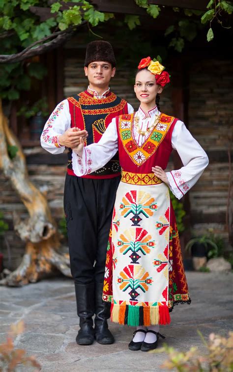 bulgarian folk costumes traditional dress