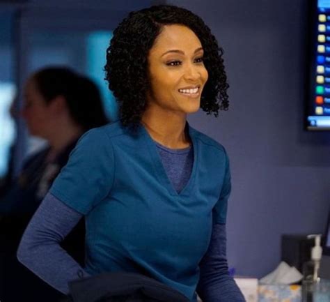 chicago med april sexton chicago med yaya dacosta movies outfit