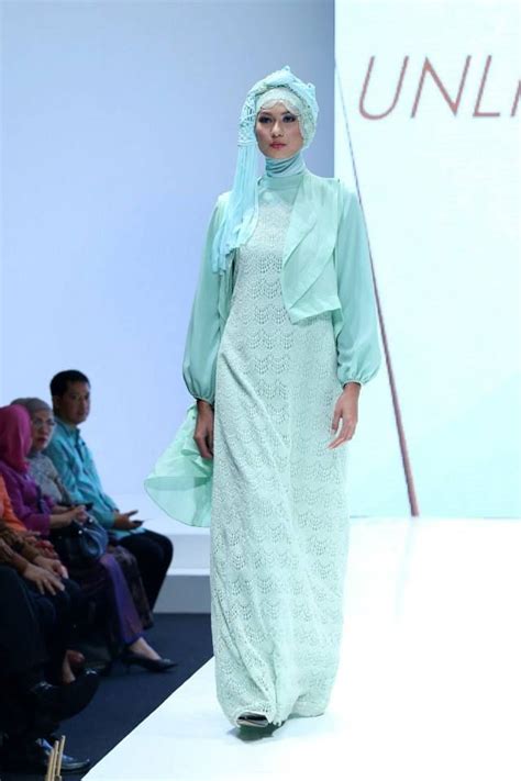 Indonesia Islamic Fashion Fair 2013 Jurken